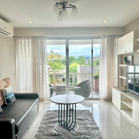 Baan Sabai Rama IV Apartment Бангкок Экстерьер фото