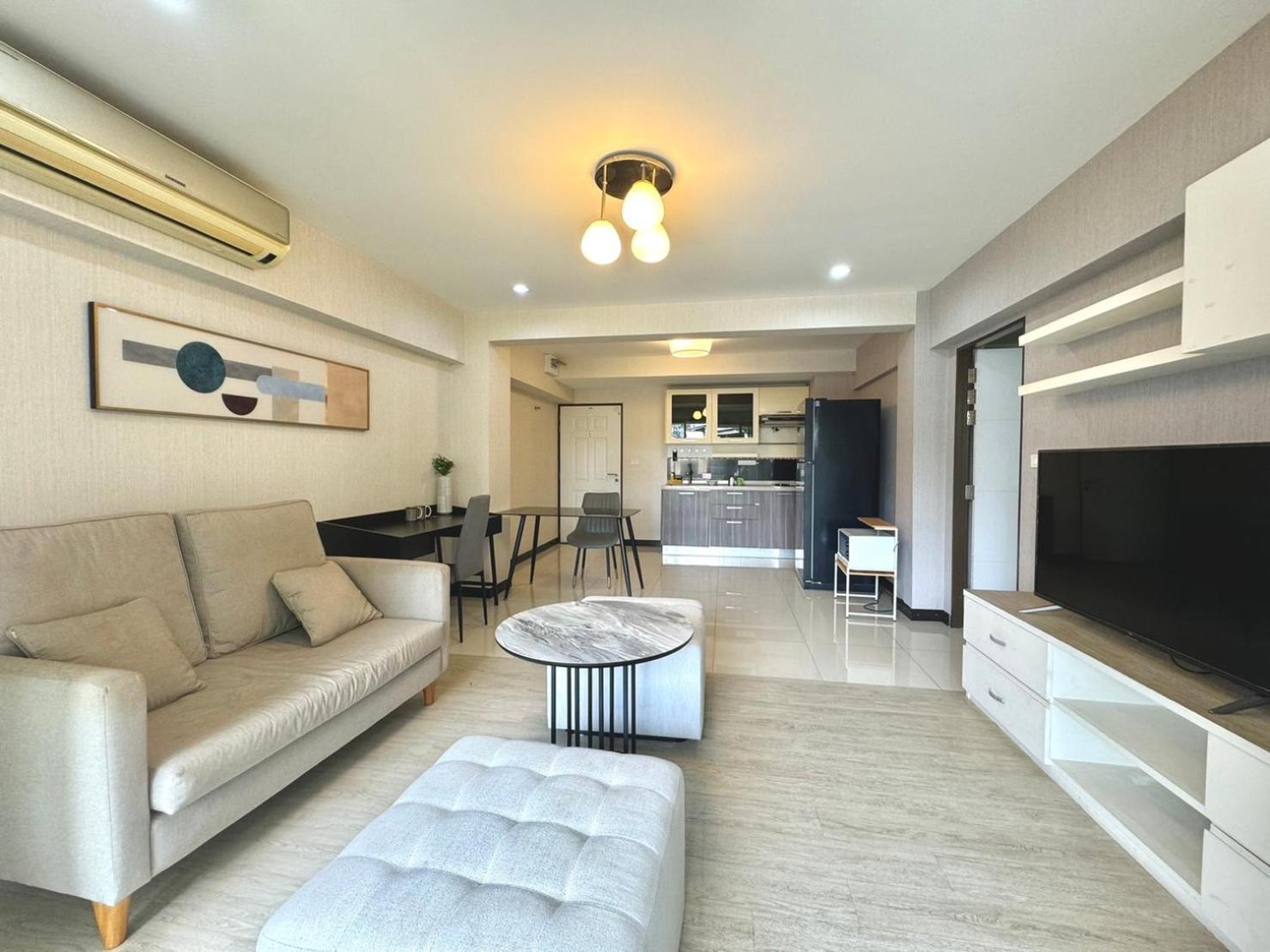 Baan Sabai Rama IV Apartment Бангкок Экстерьер фото