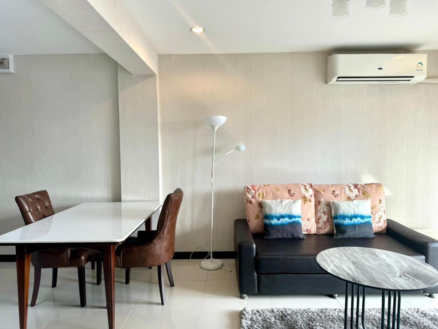 Baan Sabai Rama IV Apartment Бангкок Экстерьер фото