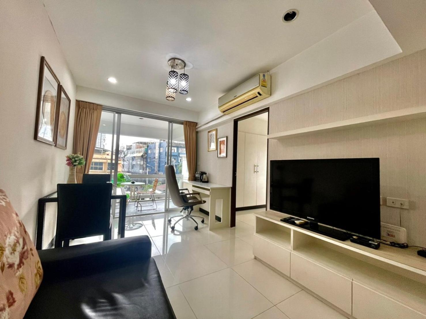 Baan Sabai Rama IV Apartment Бангкок Экстерьер фото