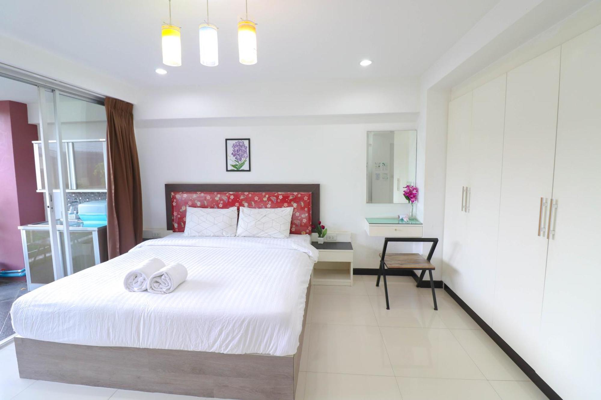 Baan Sabai Rama IV Apartment Бангкок Экстерьер фото