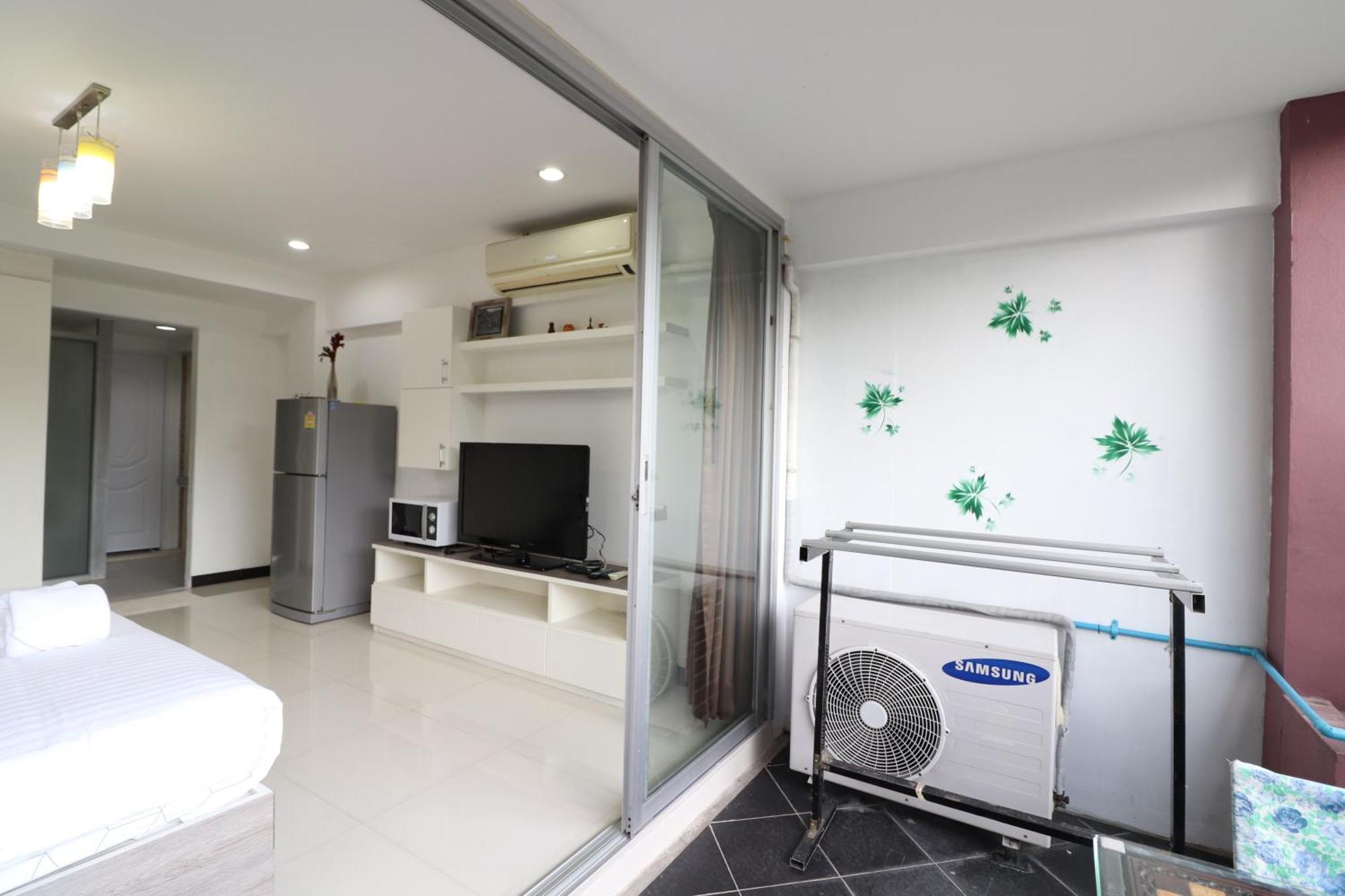Baan Sabai Rama IV Apartment Бангкок Экстерьер фото