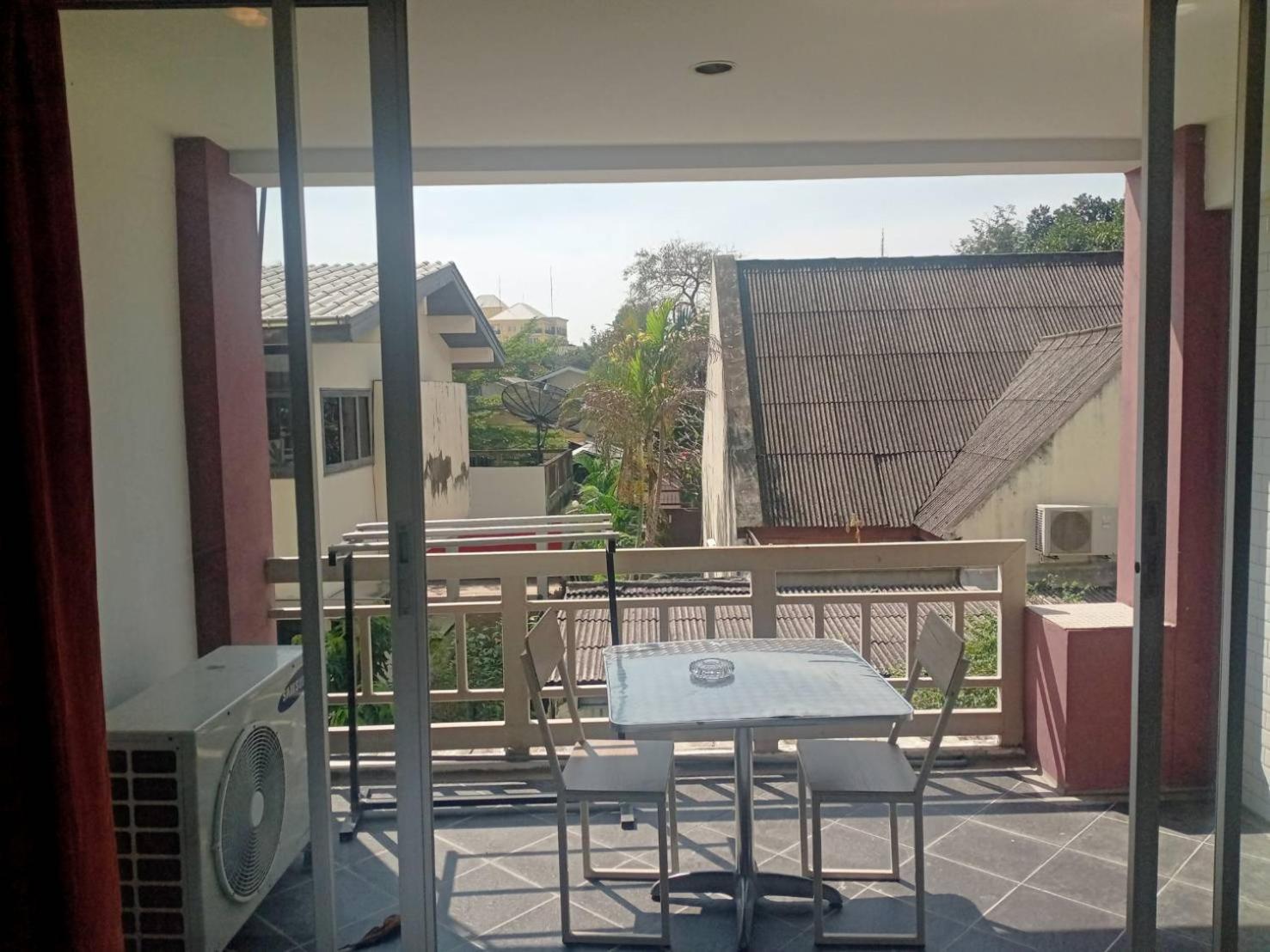 Baan Sabai Rama IV Apartment Бангкок Экстерьер фото