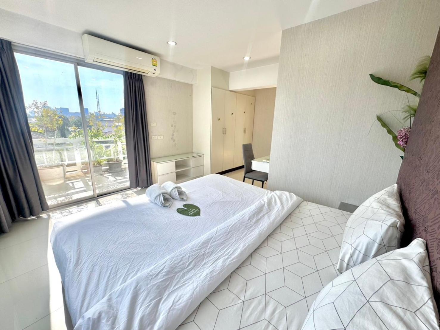 Baan Sabai Rama IV Apartment Бангкок Экстерьер фото