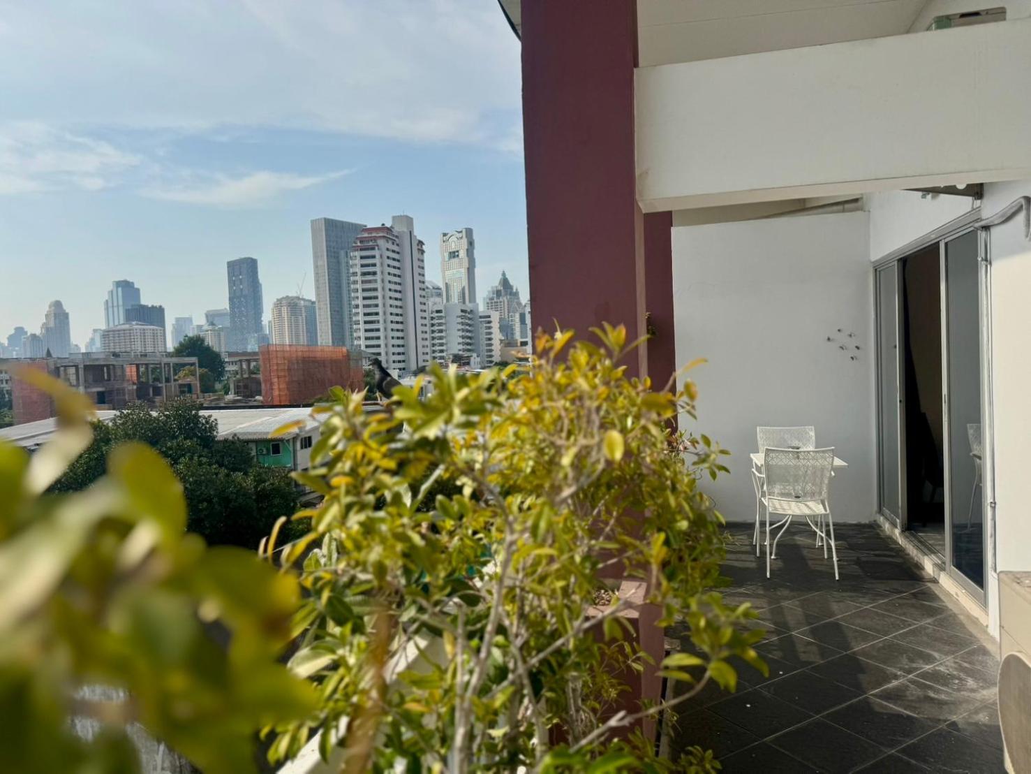 Baan Sabai Rama IV Apartment Бангкок Экстерьер фото